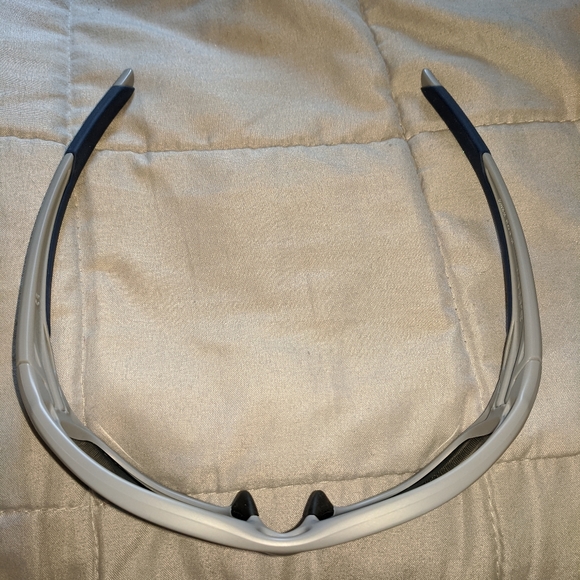 Authentic Men's Oakley Sunglasses 🕶️ - Picture 6 of 12